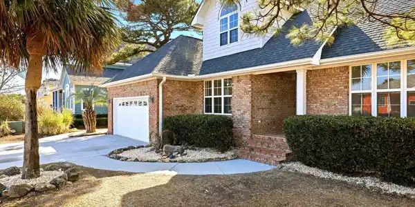 Image 4: 5_717_Settlers_Ln_-_Exteriors_013