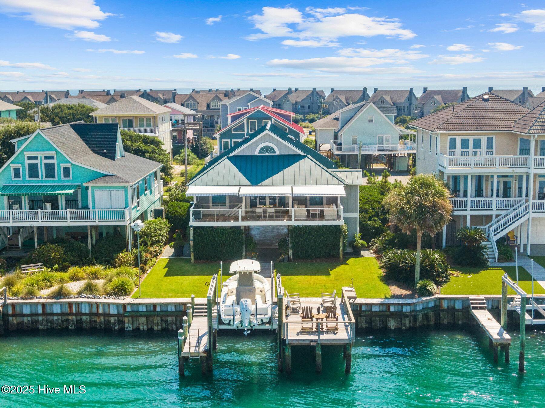 Image 3: 048_2120_shoreline_drive-48_814