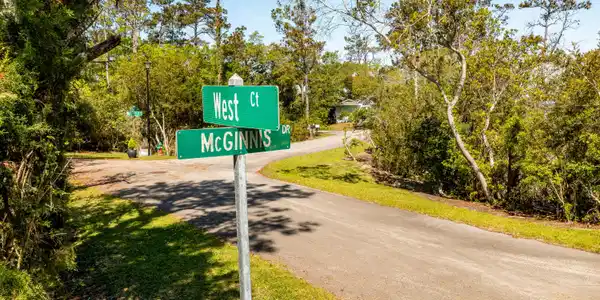 Image 4: McGinnis Point West Court