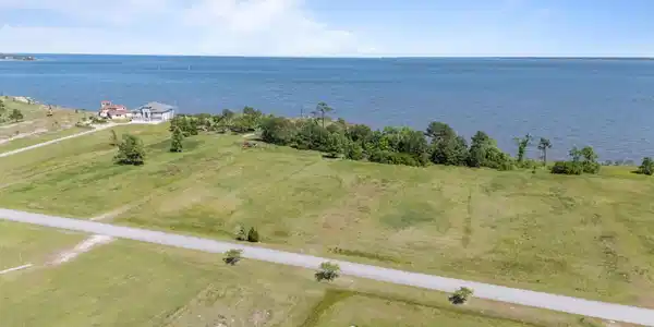 Image 4: 3-web-or-mls-DJI_20260421150842_0580_D