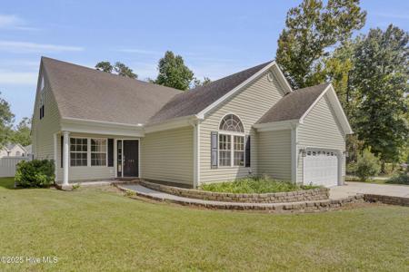 305 Drake Landing