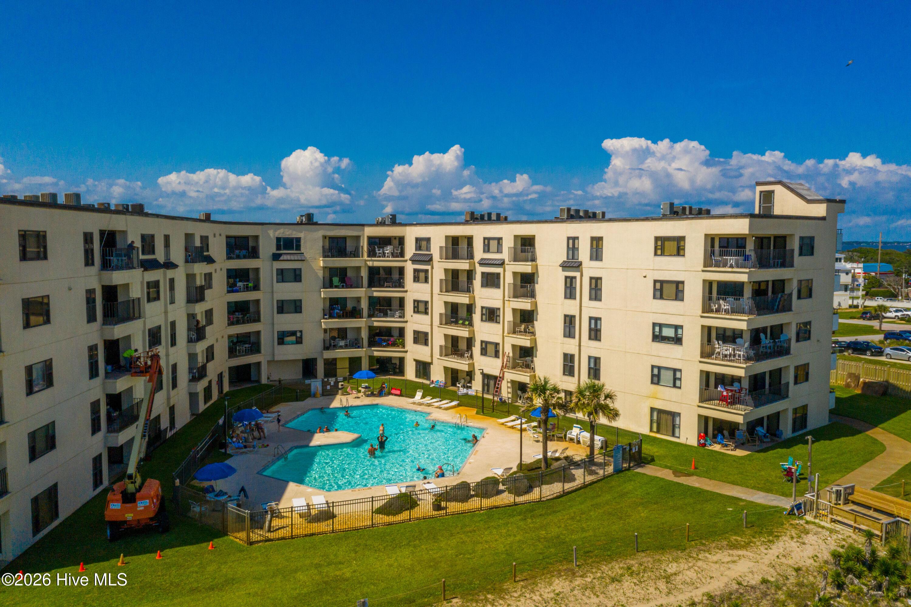 Image 3: Summerwinds Resort