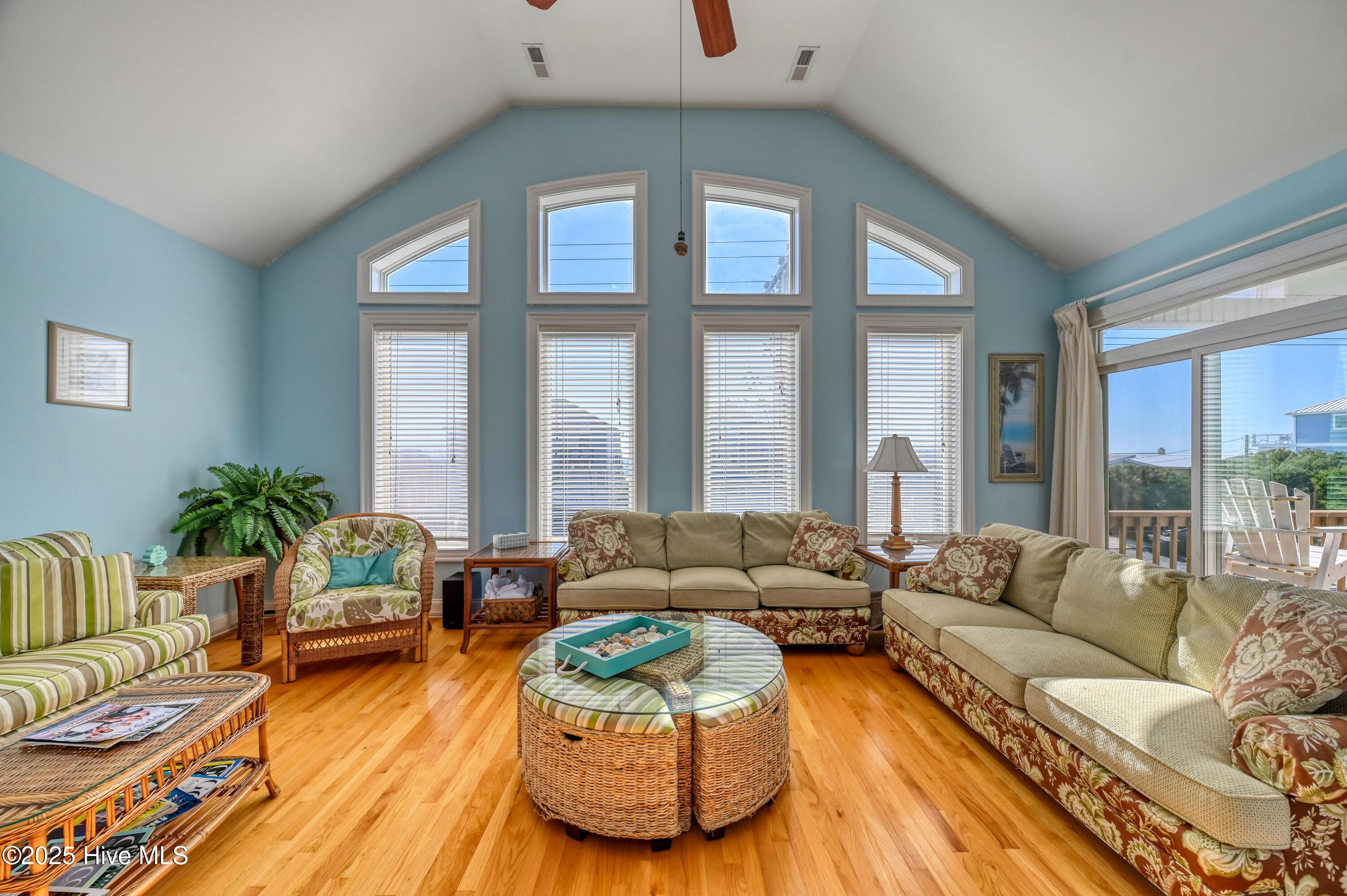 Image 2: 20241012-20241012-DSC_7043-2