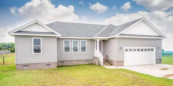 112 Sassafras Lane