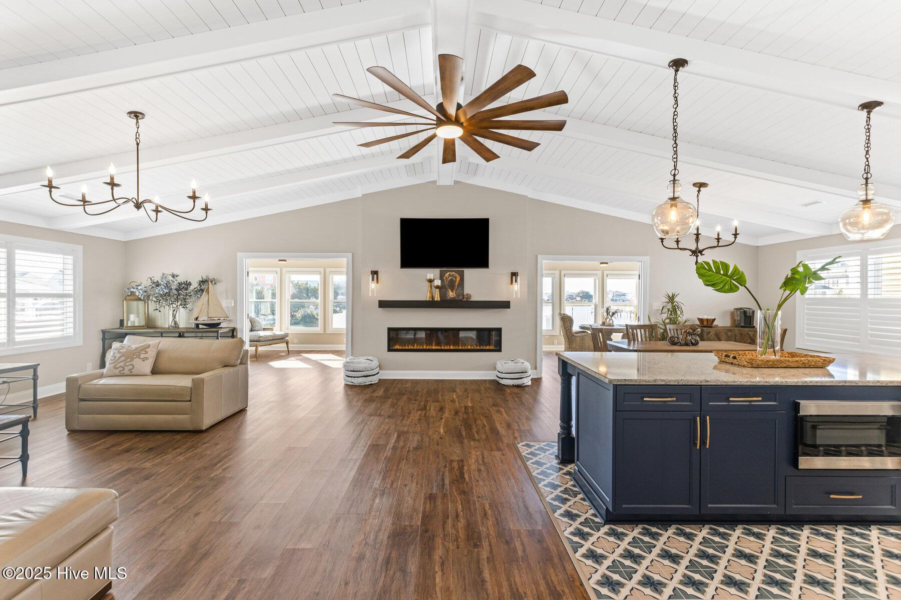 Image 4: 004_1895_east_sea_aire_canal_sw-04_927