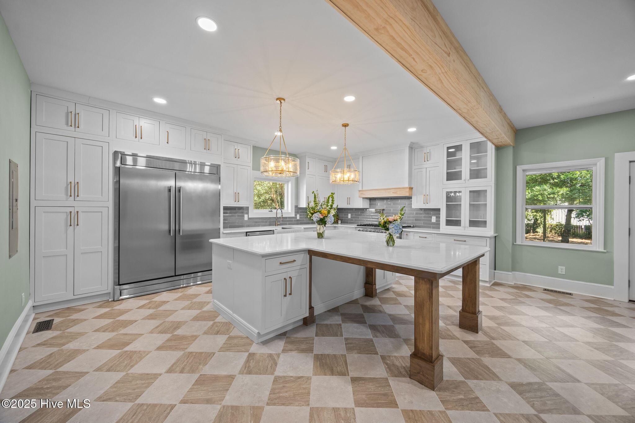 Image 2: 22-web-or-mls-BLS_0066