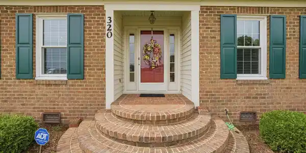 Image 3: 2