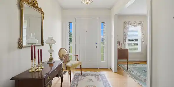 Image 4: 3