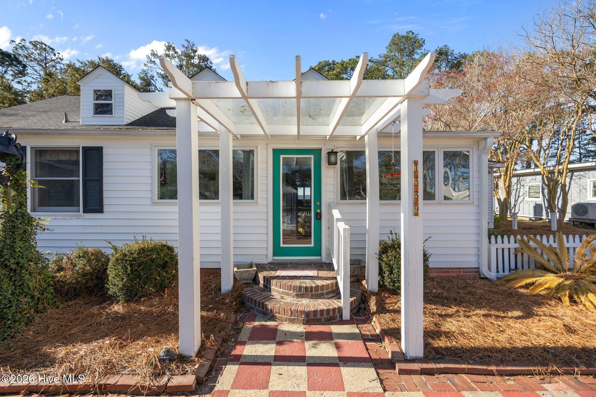 Image 4: 4-web-or-mls-BLS_0003 (1)