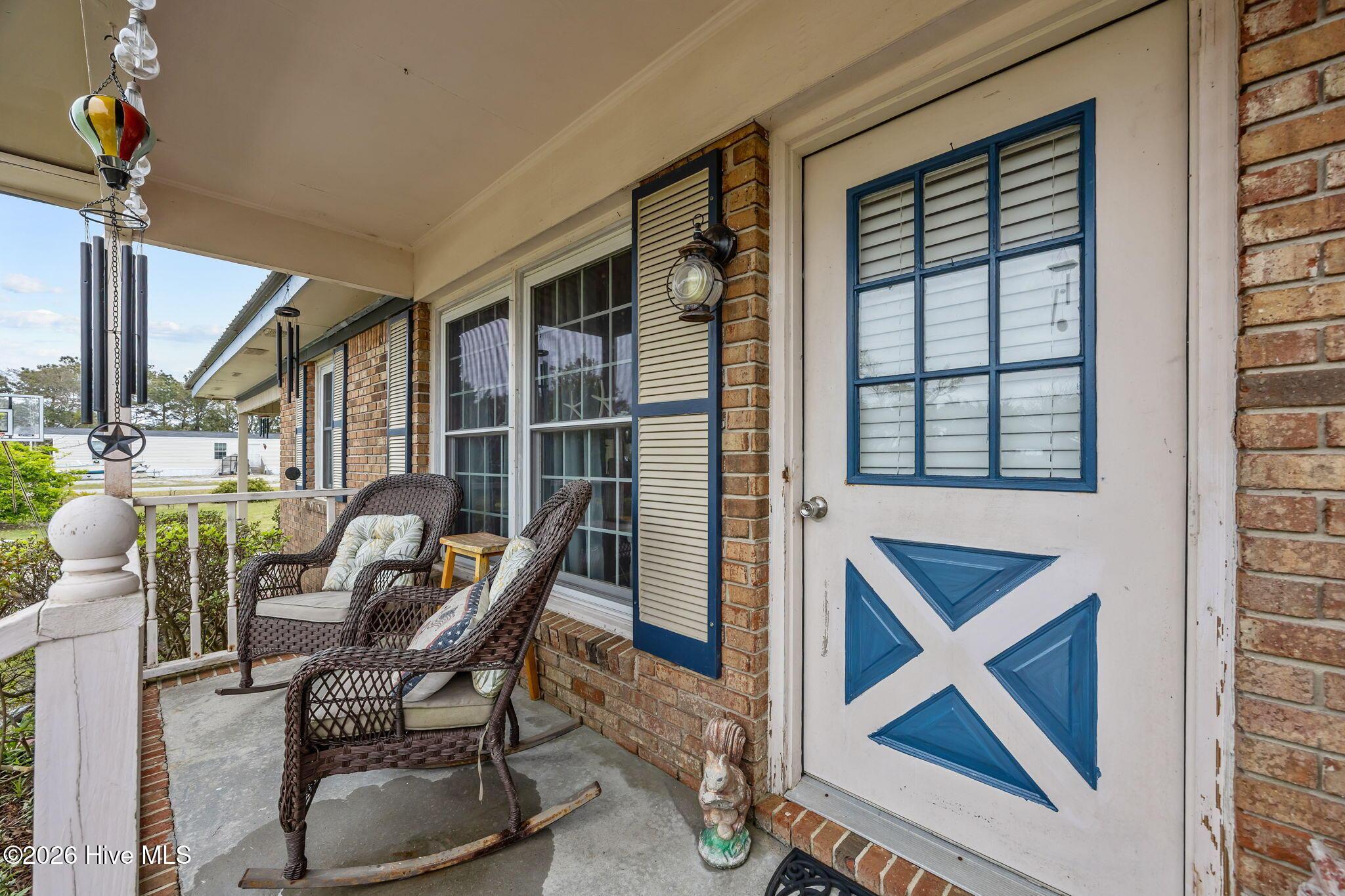 Image 2: 458 Bayview Dr