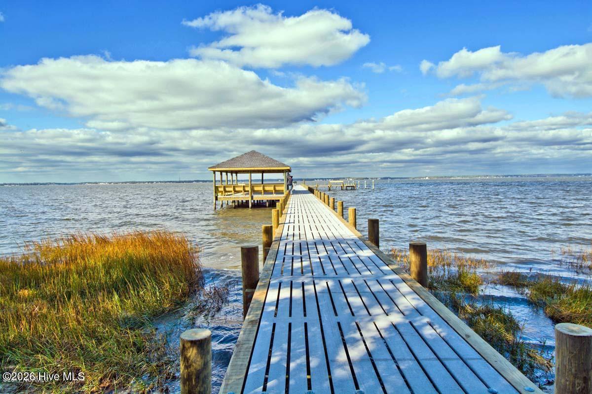 Image 4: Soundside pier the ocean club