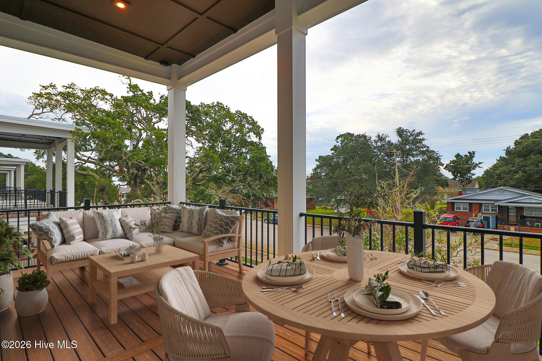 Image 2: Spacious Covered Porch