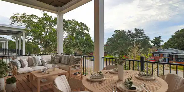 Image 2: Spacious Covered Porch