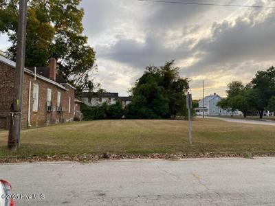 0 E 7th Street