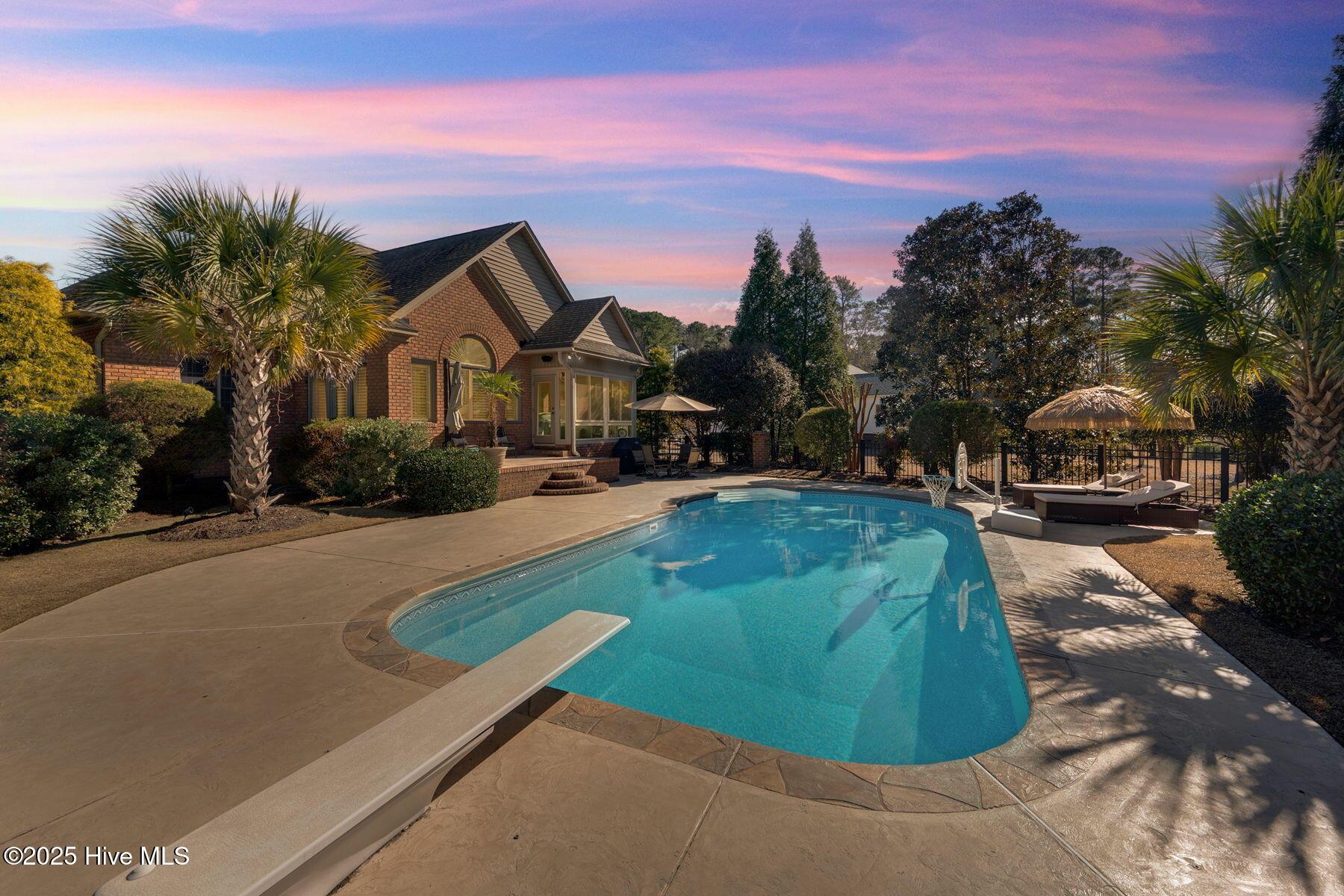 Image 2: 2-web-or-mls-100 York Court Twilight-000