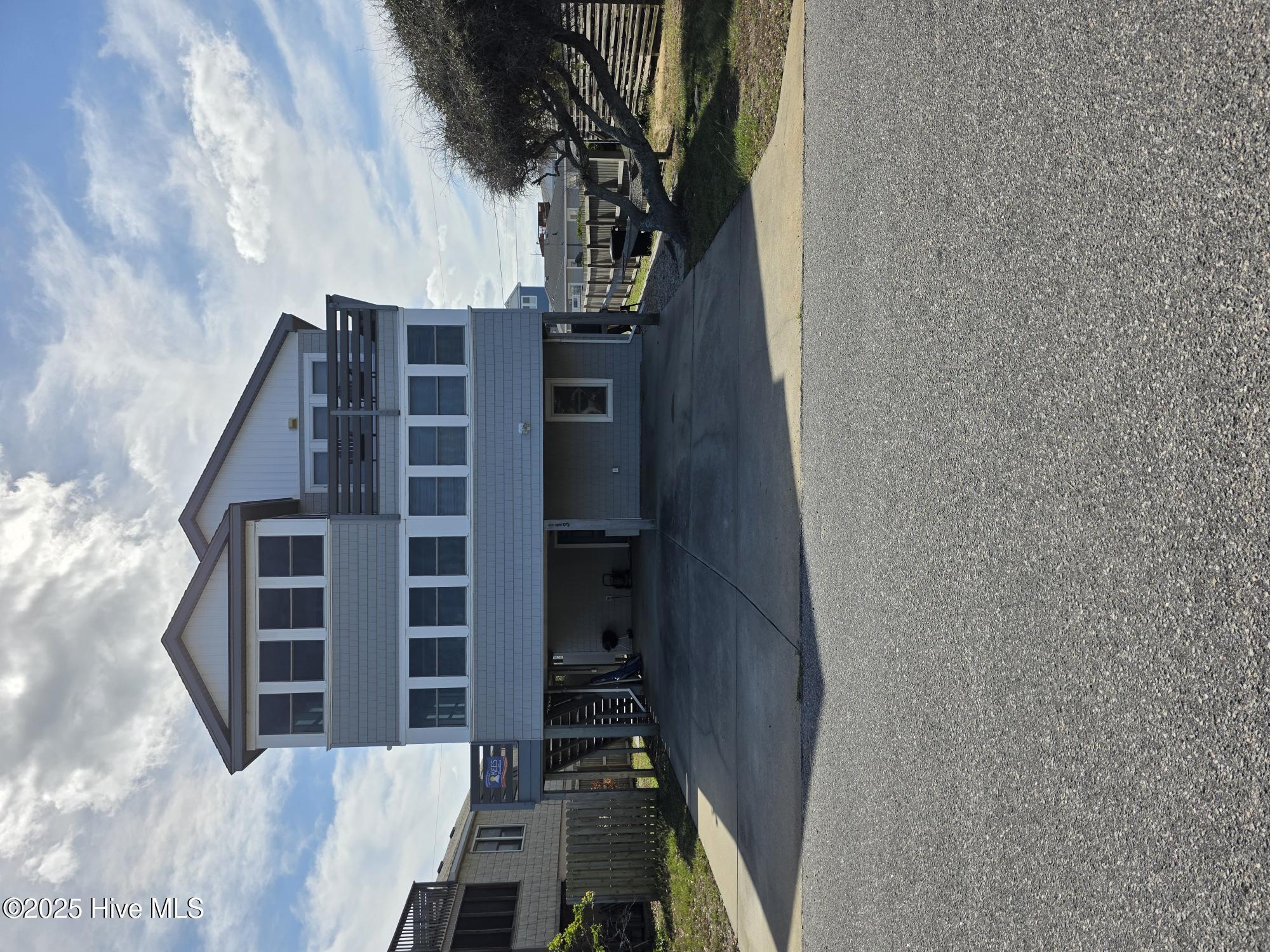 Image 1: Exterior front