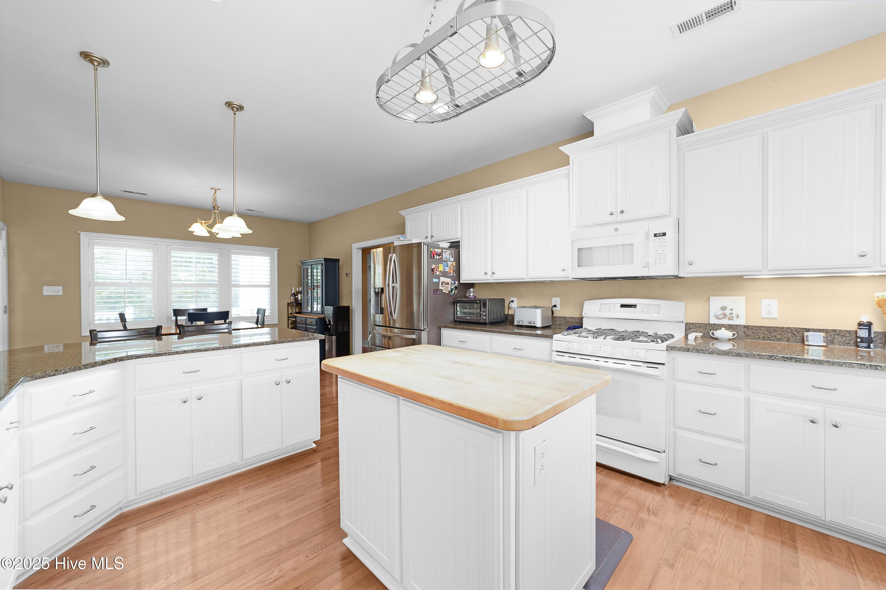 Image 3: 216 Easterly Drive, New Bern, NC 28560