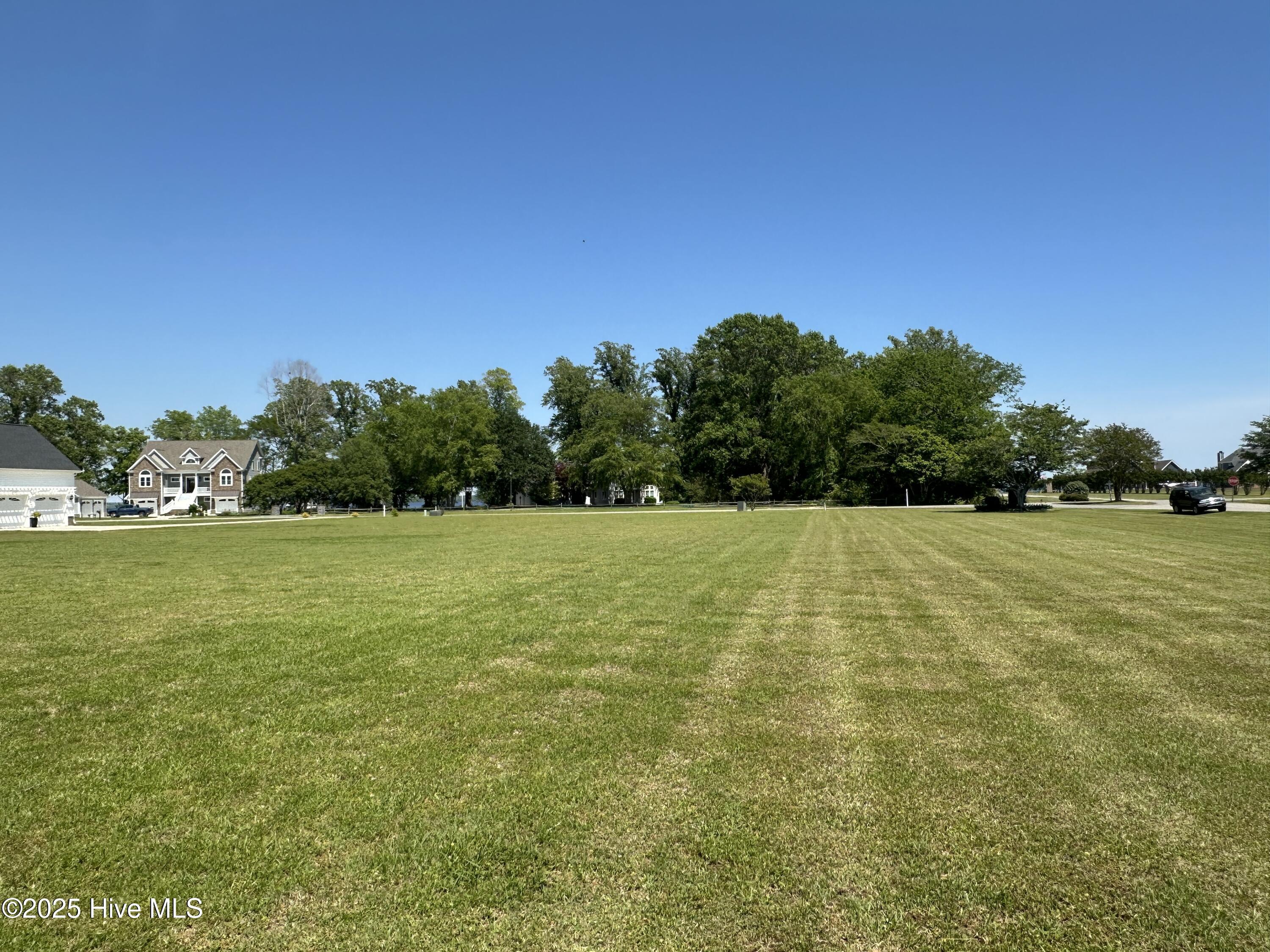 Image 2: 839853E2-2AAD-482A-958C-0CBEDEAC975A