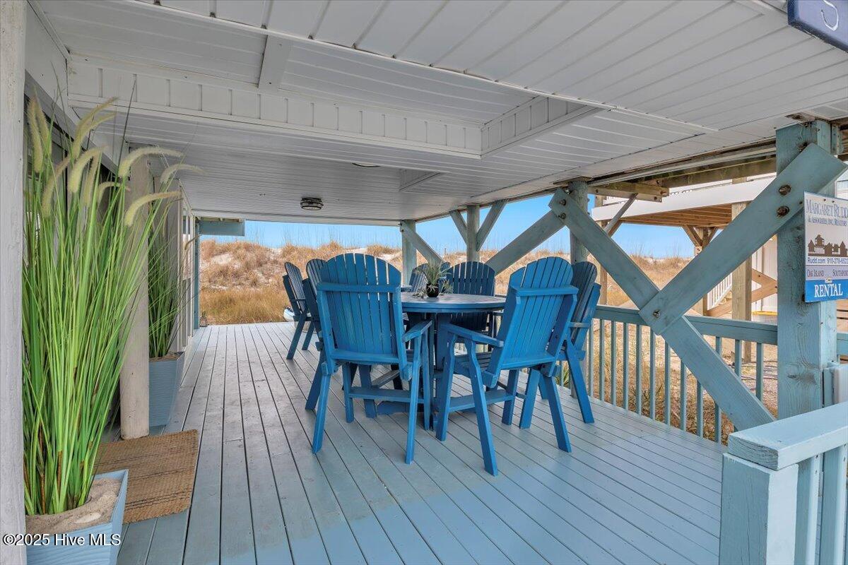 Image 4: Lower deck 1