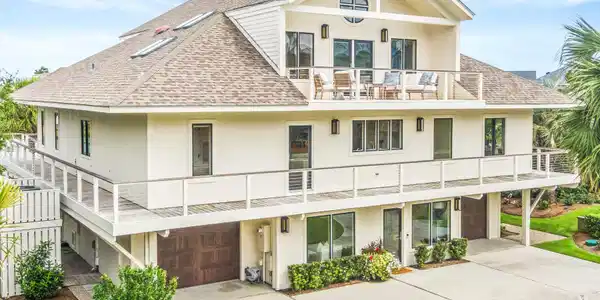 28 Sandy Point