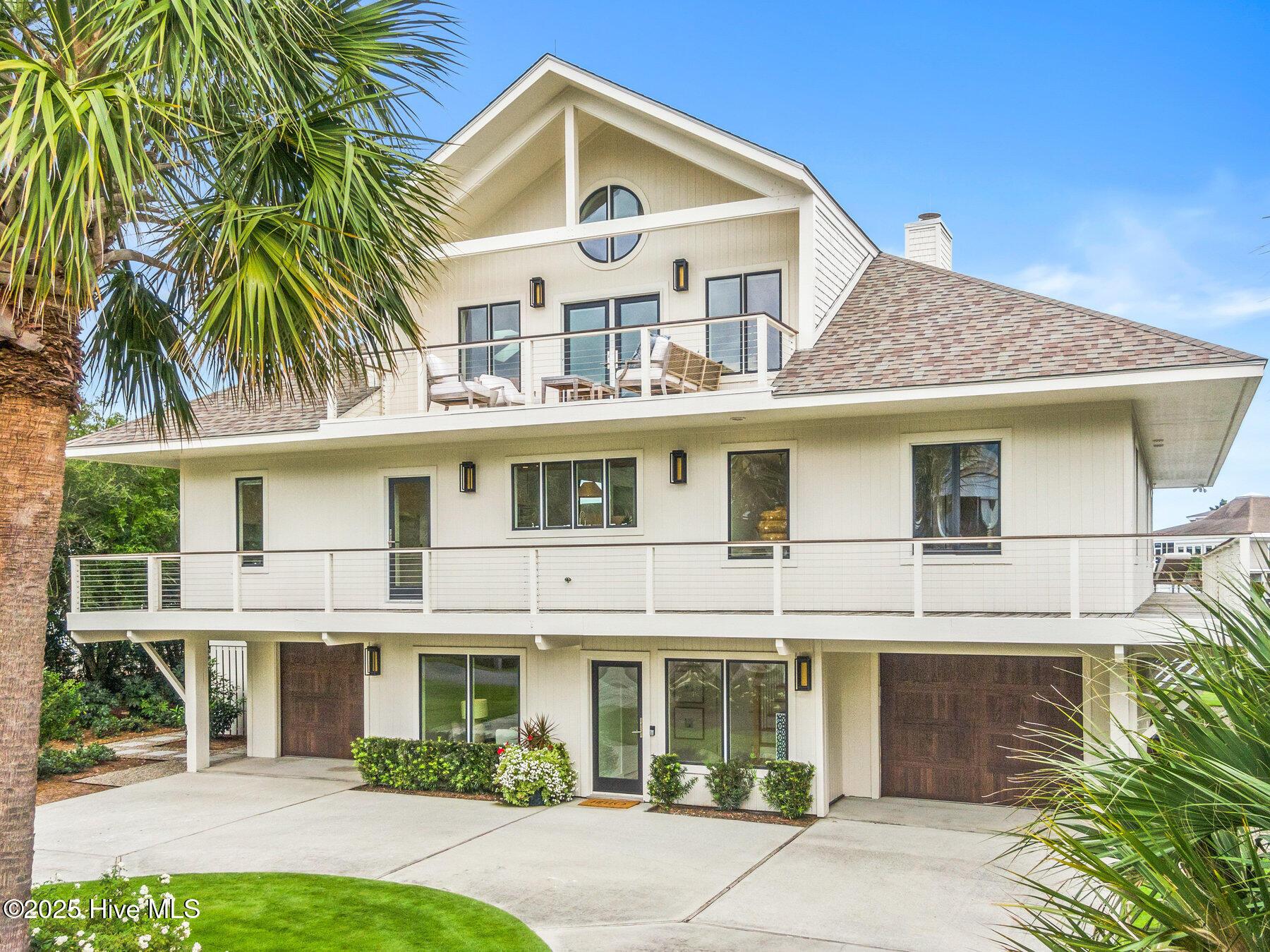 Image 2: 28_sandy_point-06_480