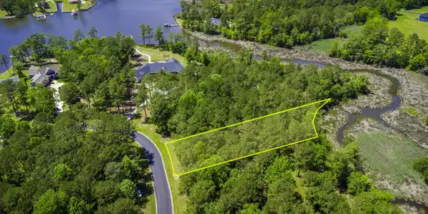 272 Southern Plantation Drive S