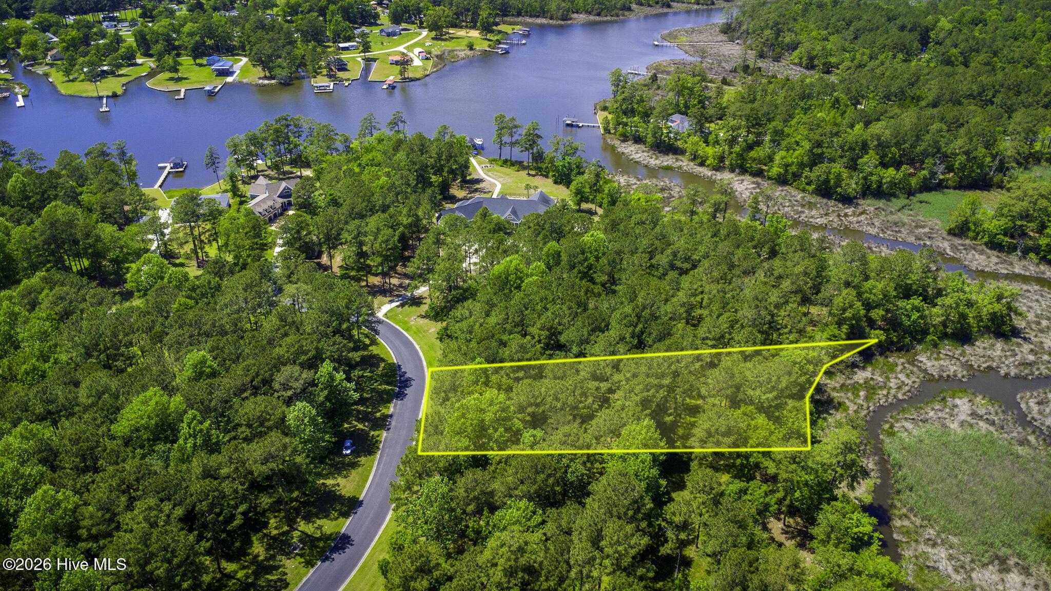 Image 2: 272 Southern Plantation Drive S