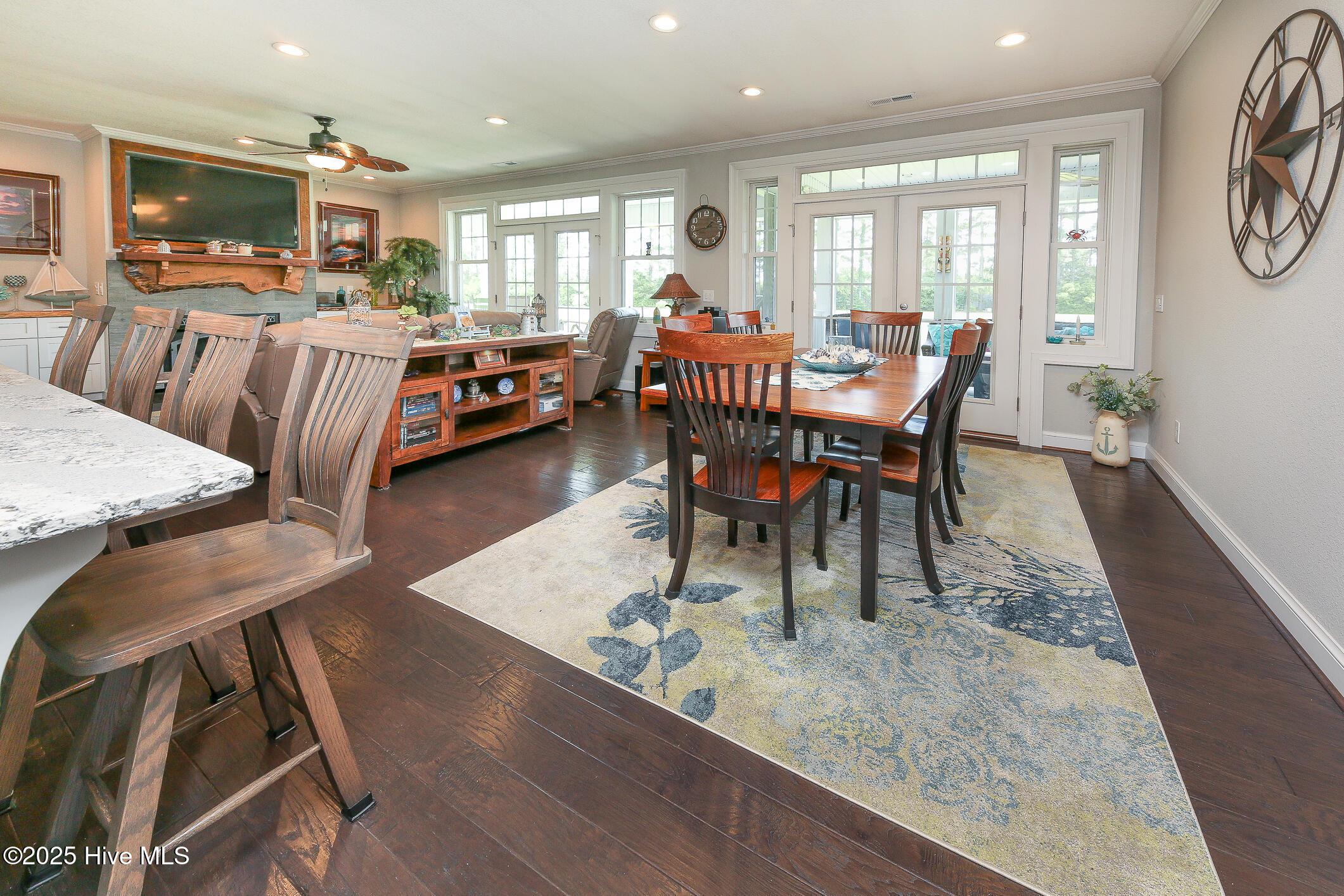 Image 3: Dinning Area