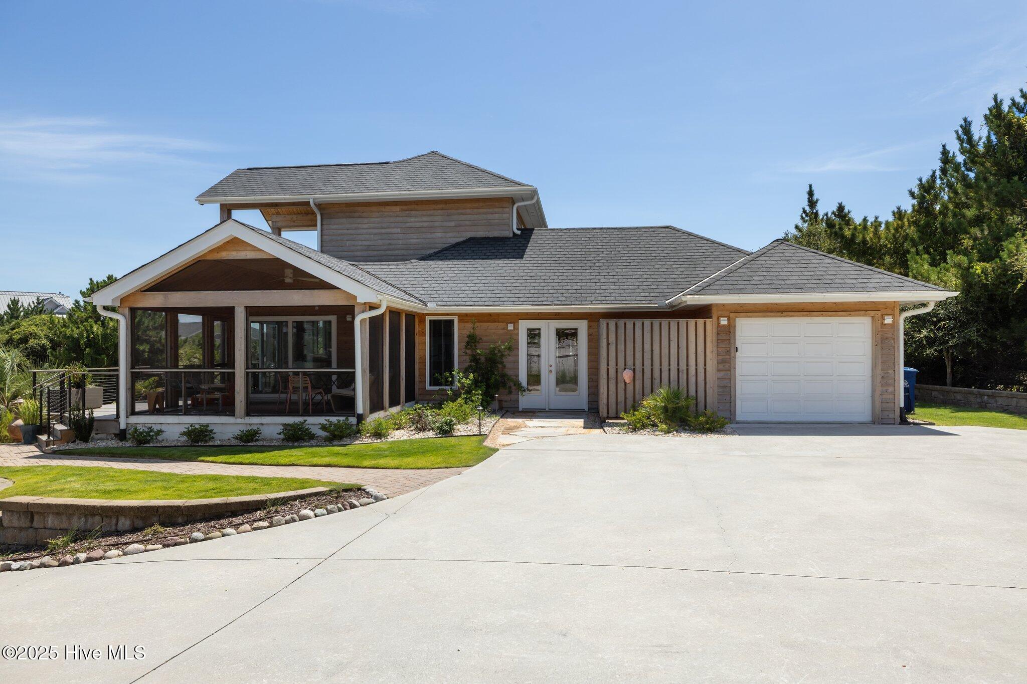 Image 3: 10104 Sea Breeze Drive