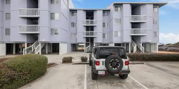 1311 S Lake Park Boulevard Unit 40b