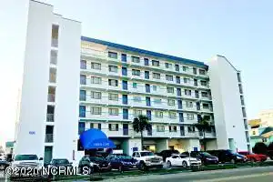 901 N Lake Park Boulevard S Unit 405