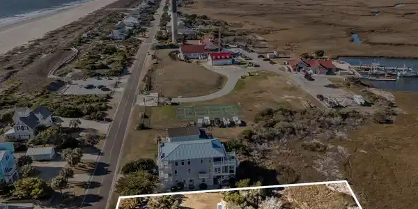 Image 3: 218 Caswell Rd