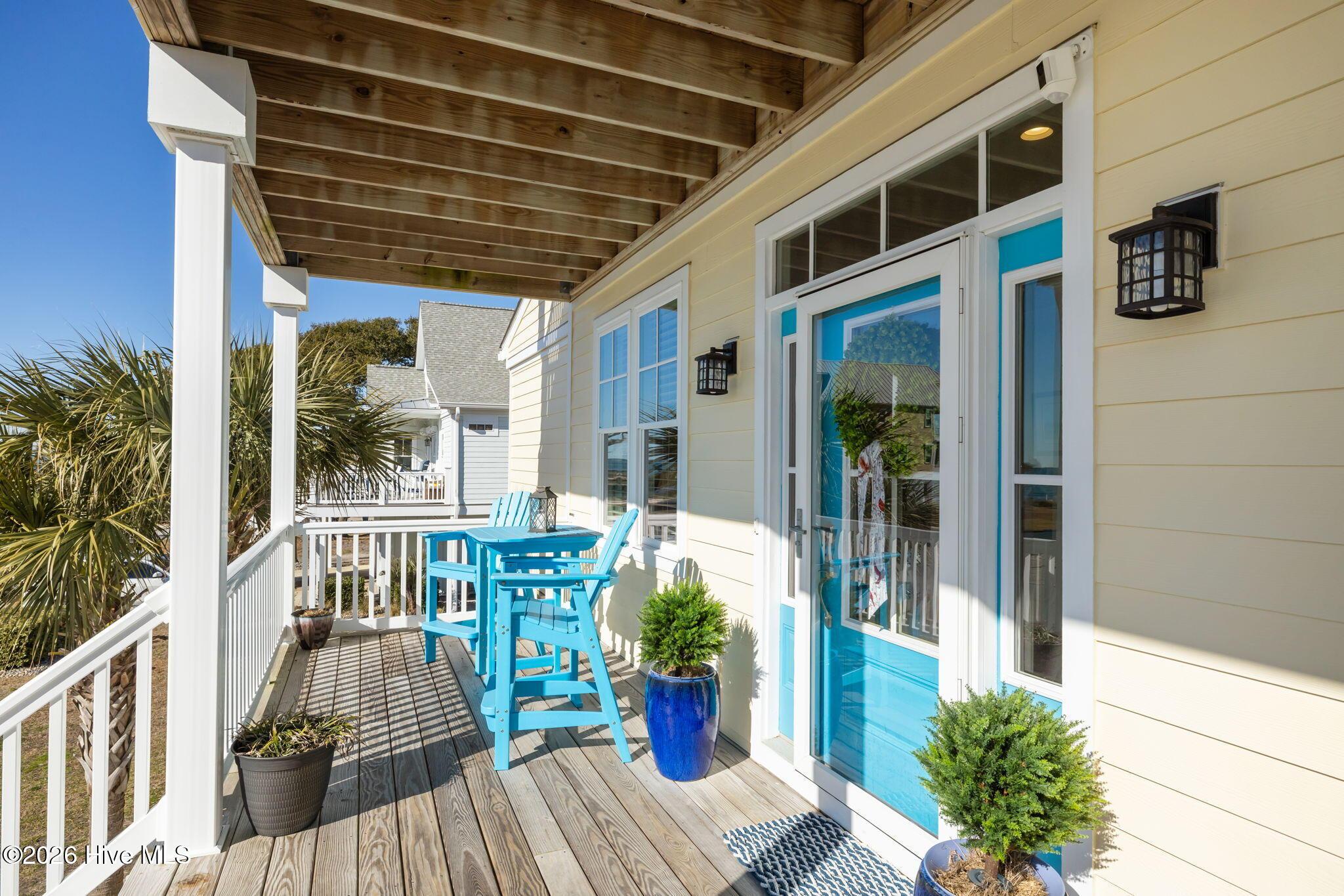 Image 4: Covered Front Porch