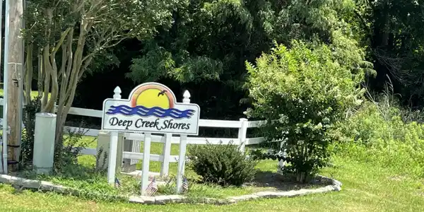 Image 4: front neighborhood