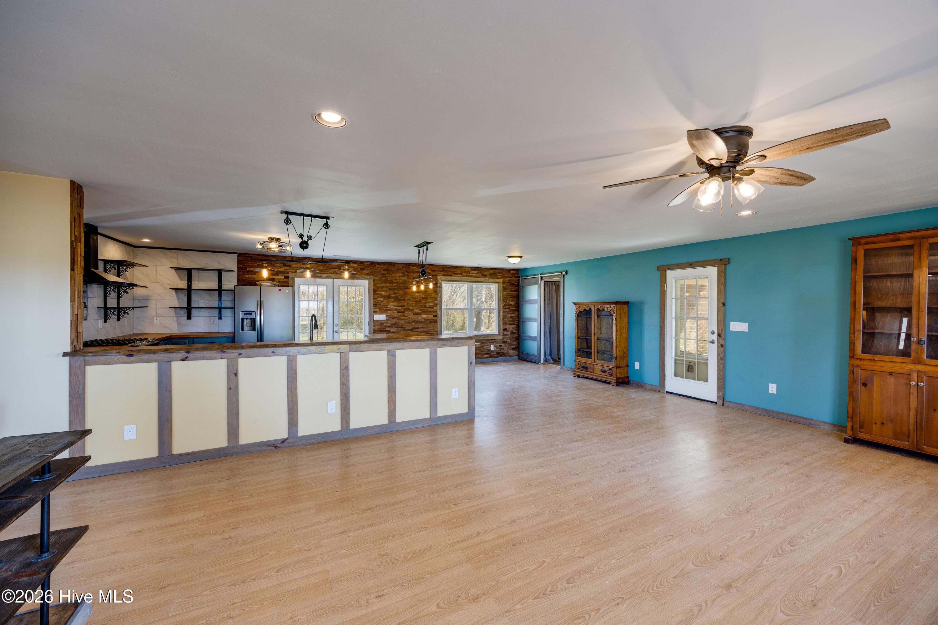 Image 2: Living Room