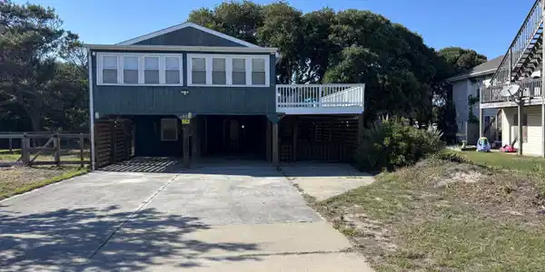 102 Porthole Court