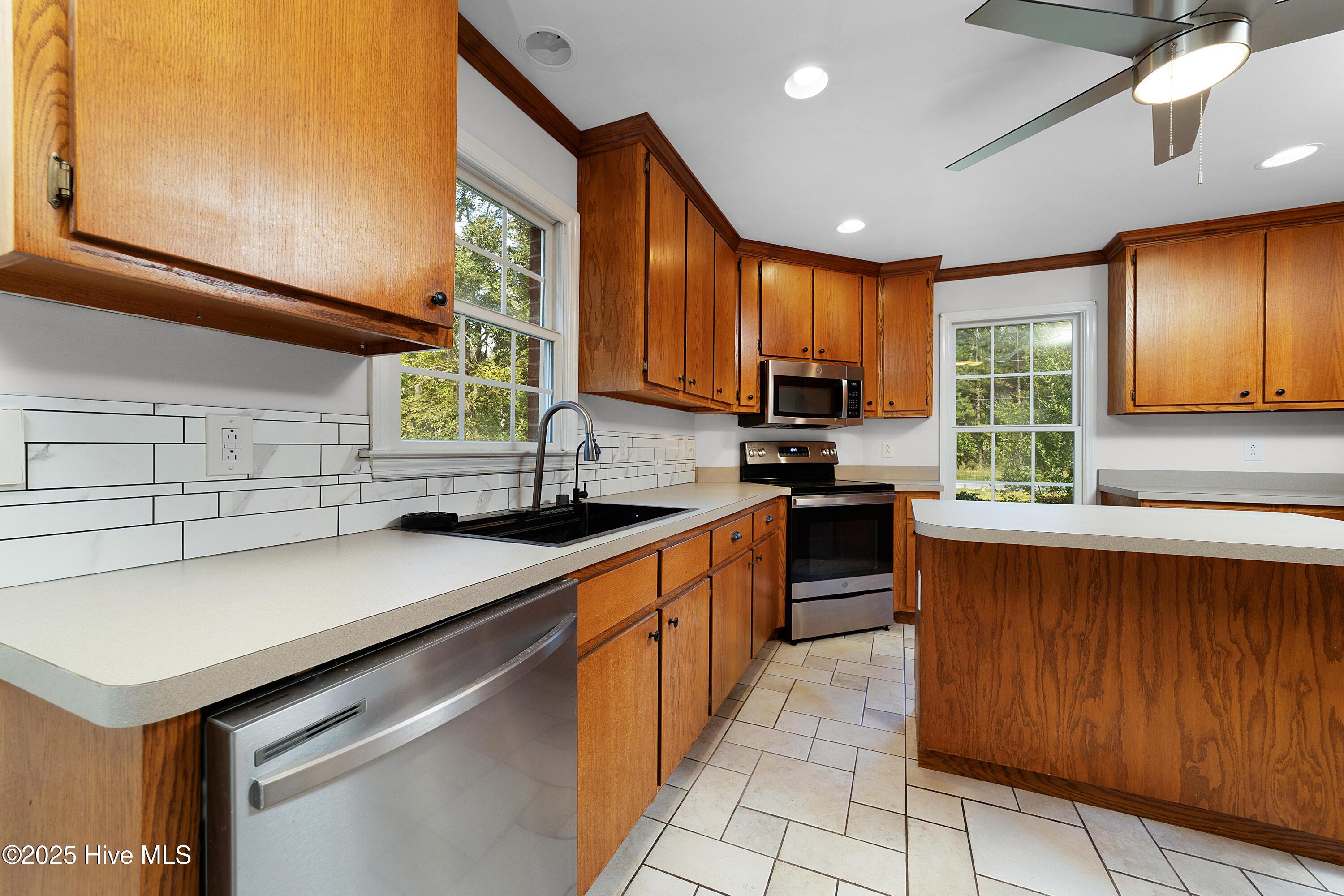 Image 4: 4449 Kershaw Road, Oriental, NC 28571