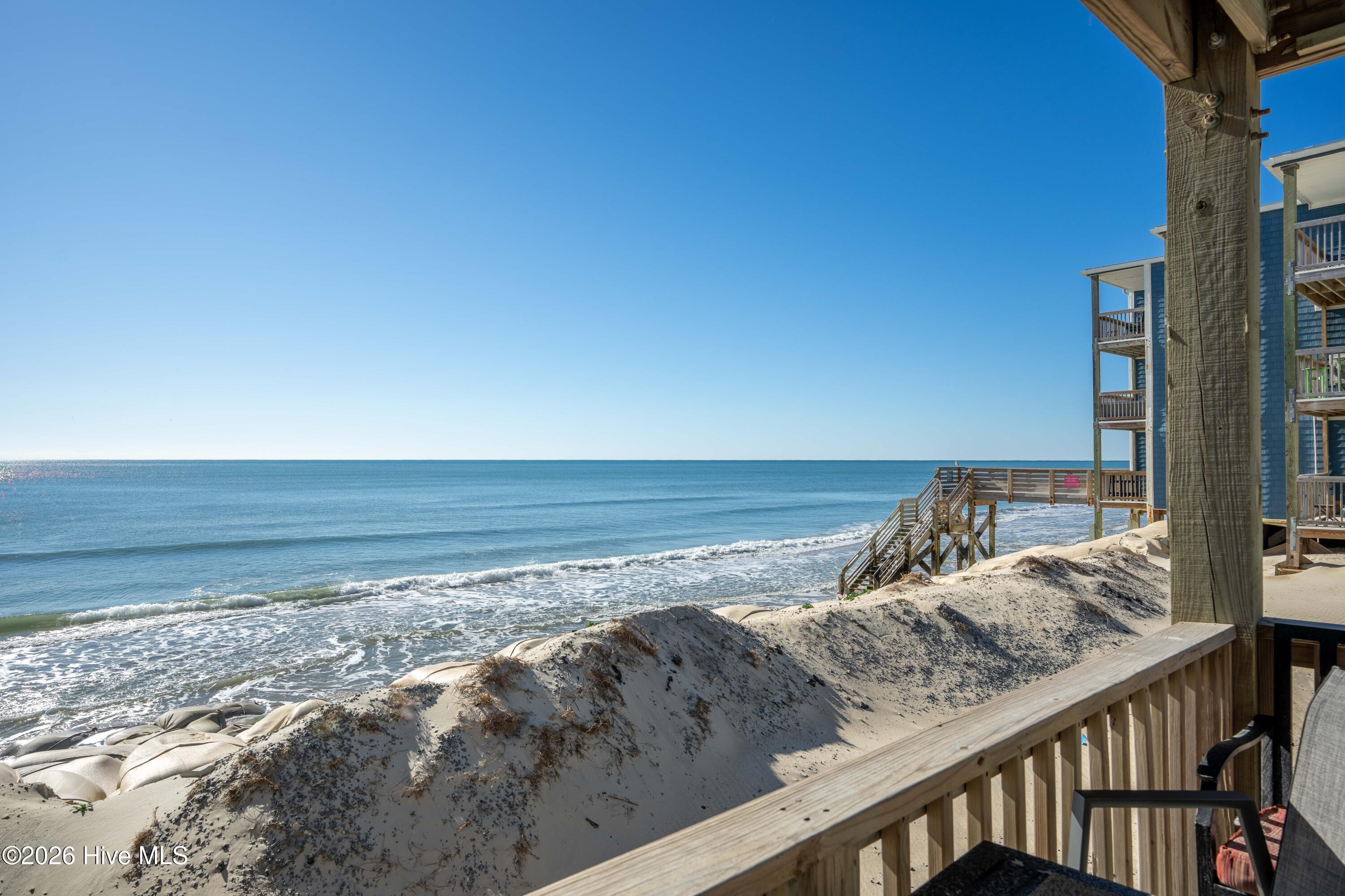Image 2: 109 Topsail Reef - Exterior Photos_1