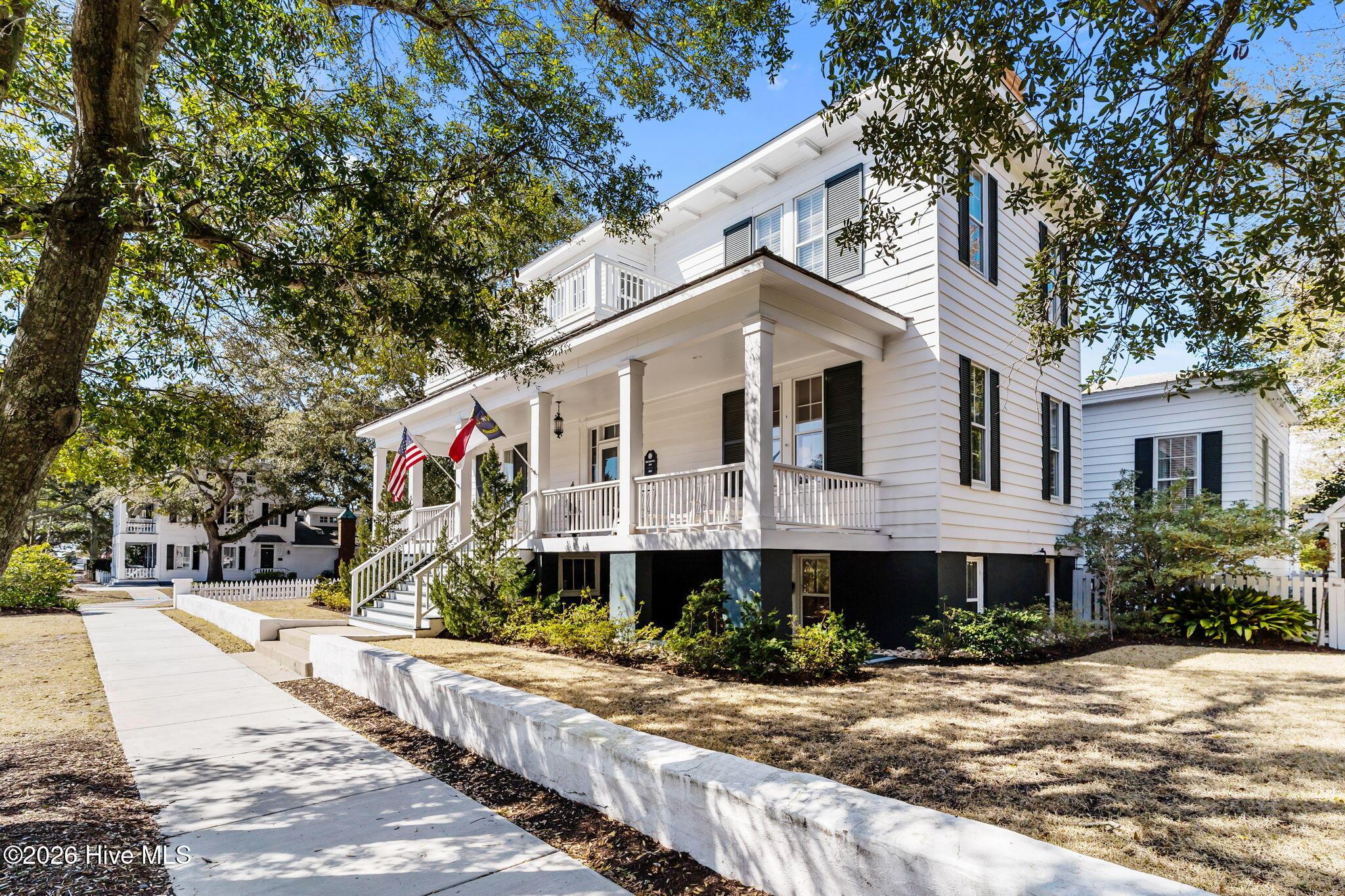 Image 3: Front Porch