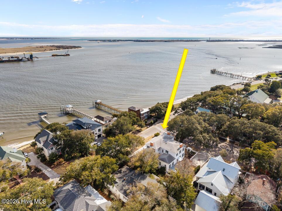 Image 4: Expansive Water Views