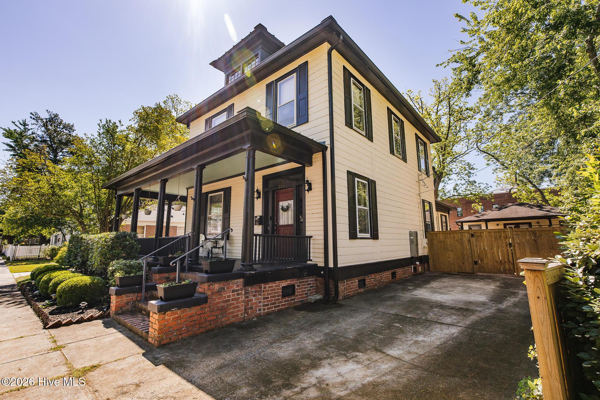 Image 1: Bonci_RealEstatePhotos_SamanthaMilligan_
