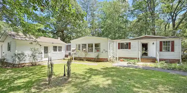 205 Comanche Trail