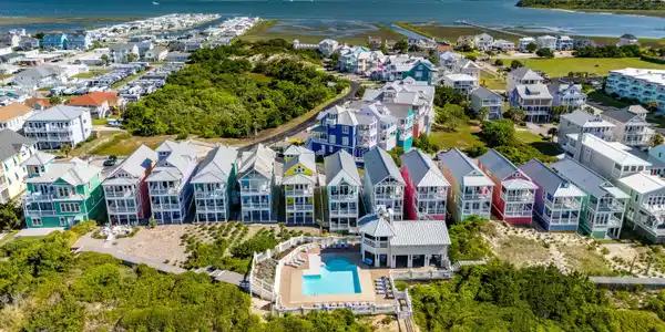 Image 4: Sea Dreams Community View