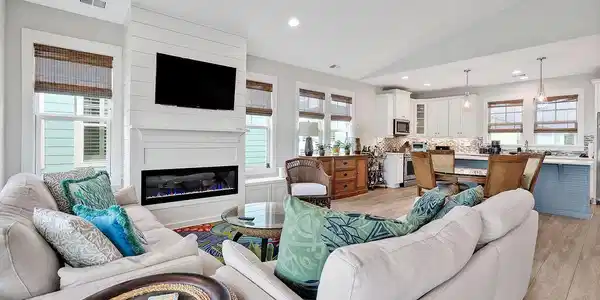 Image 2: 309RedLewisDrive-25