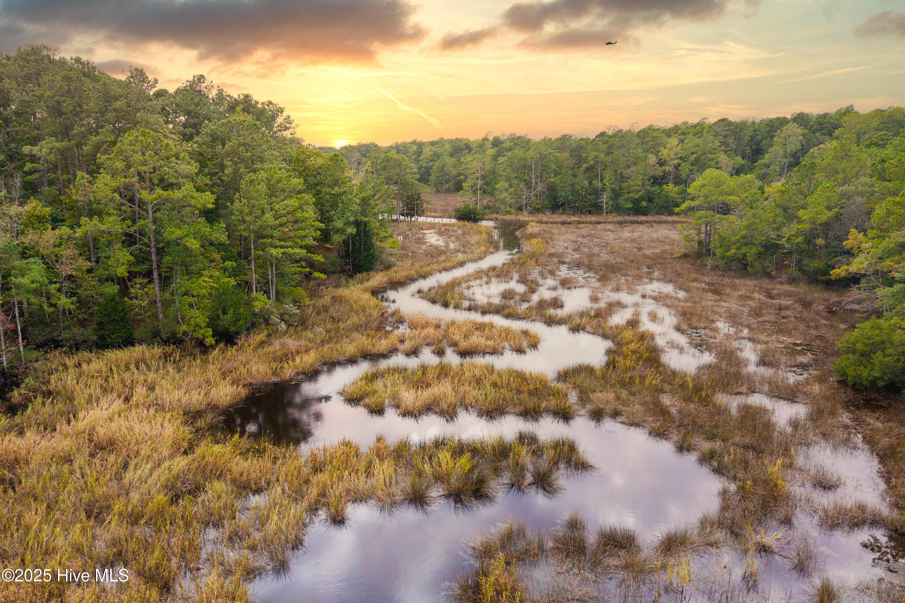 Image 3: 1054 Mill Creek Drive