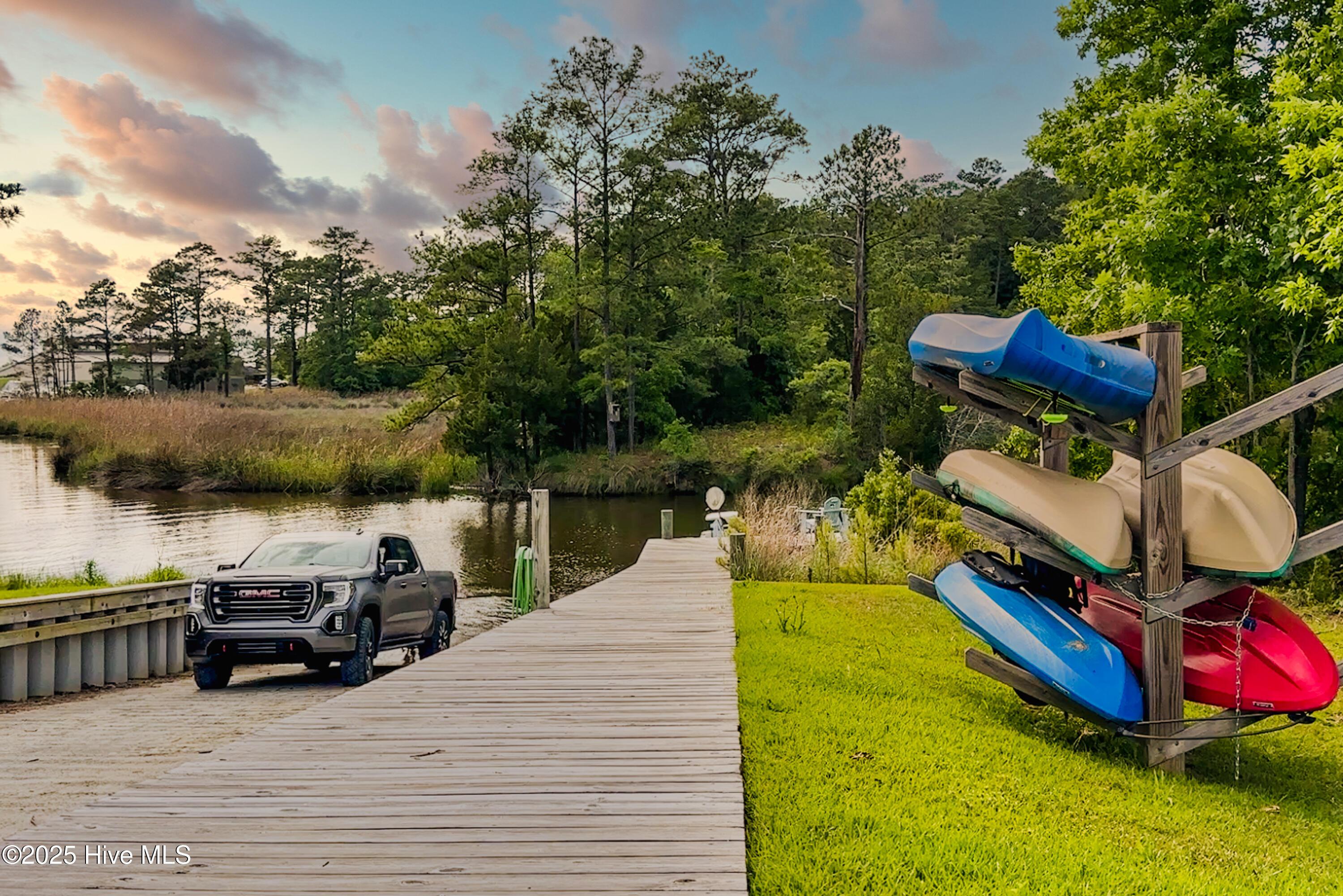Image 4: 1054 Mill Creek Drive