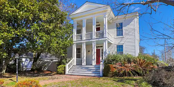 819 Broad Street