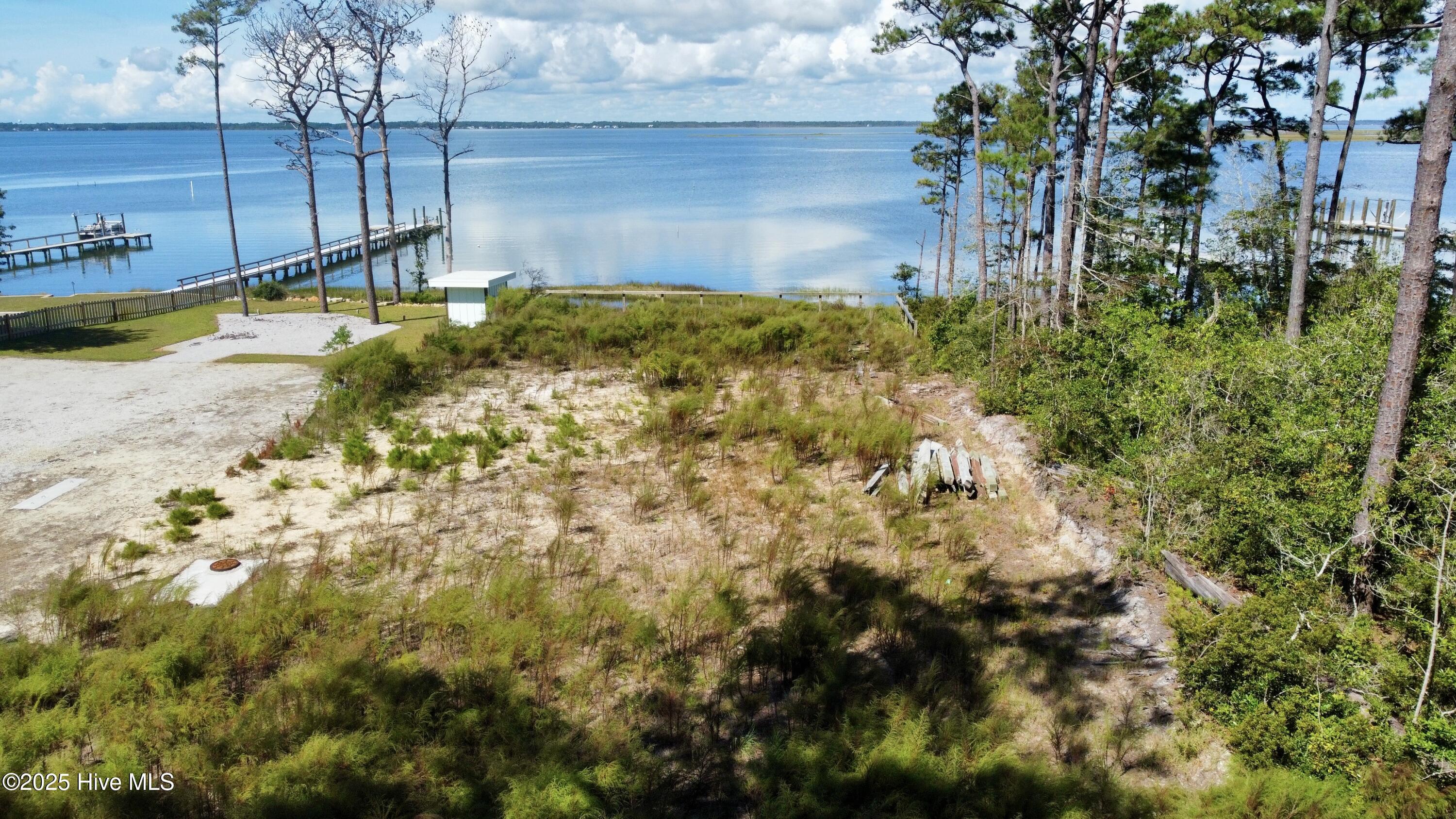 Image 4: 980 Crow Hill