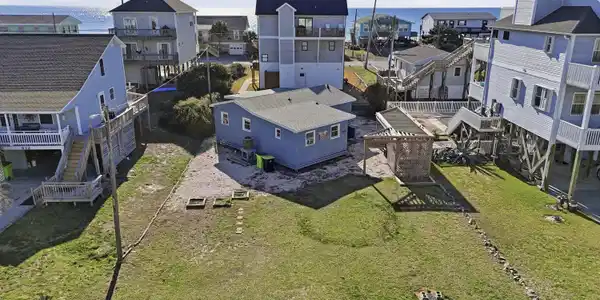 610 N Topsail Drive