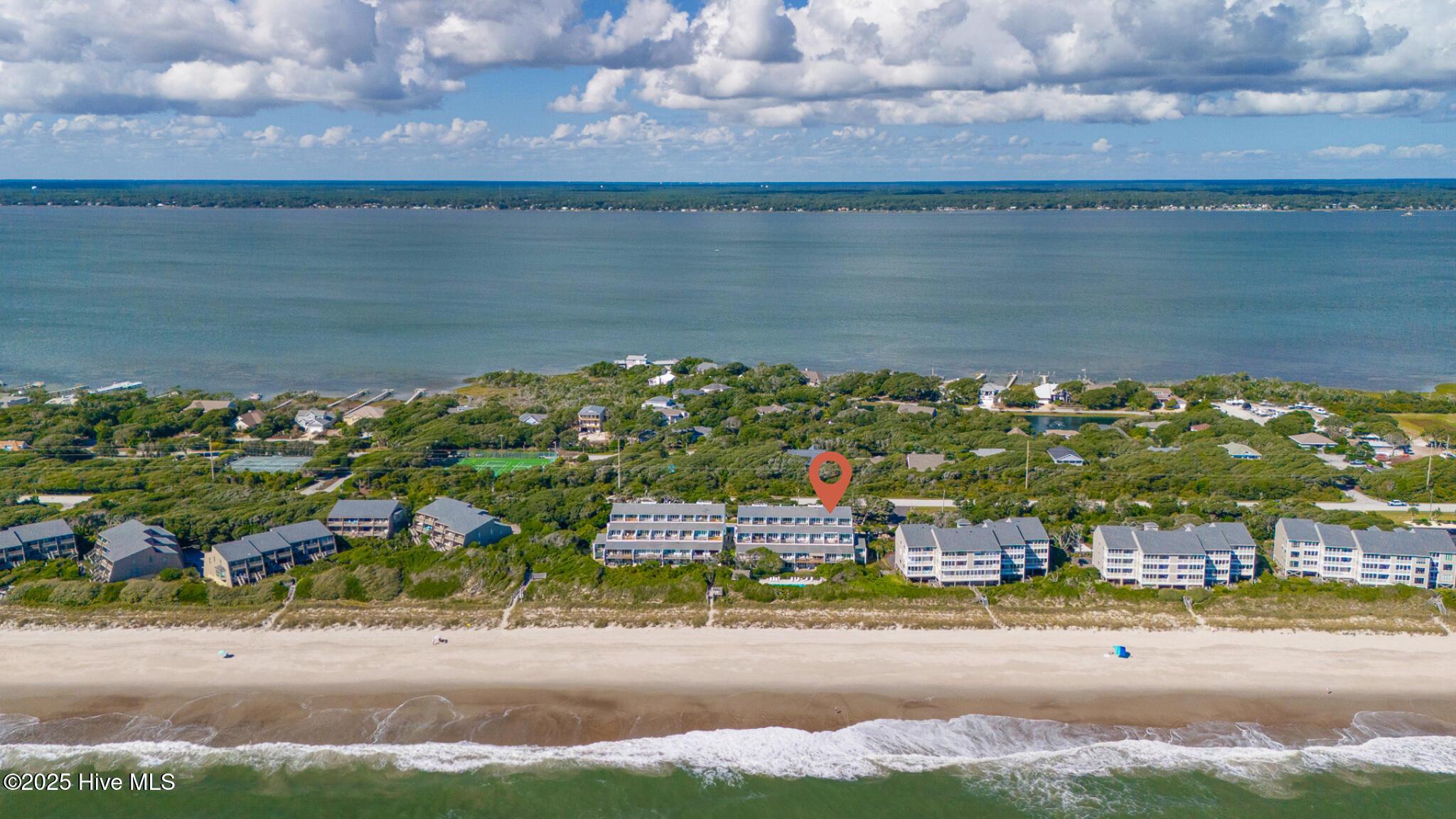 Image 2: Coral Shores 15